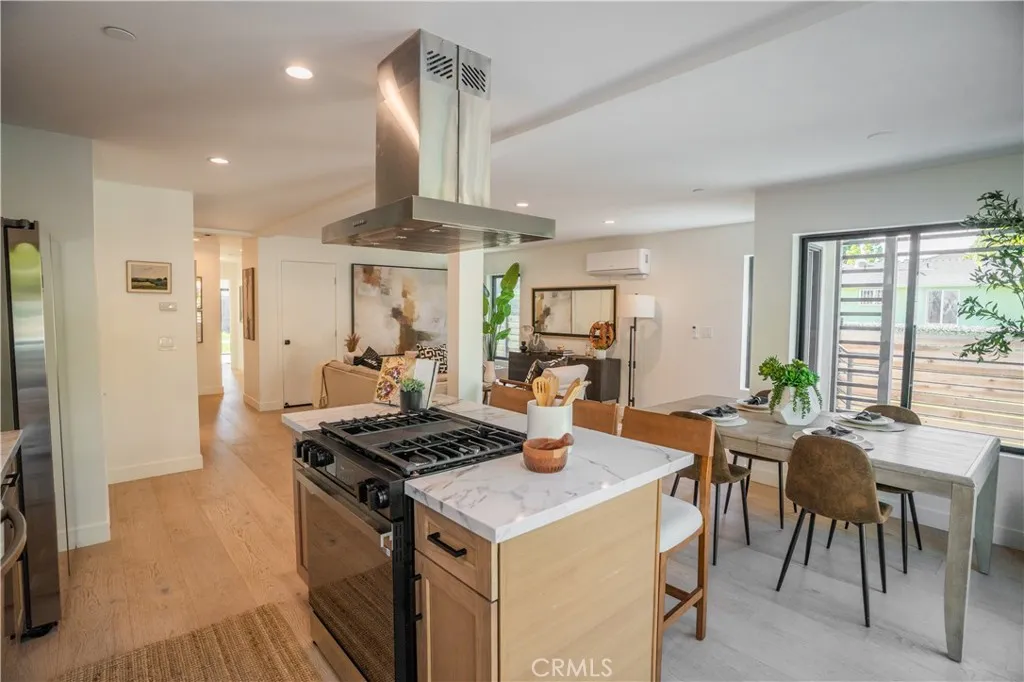 528 Westminster Avenue, Venice, California 90291 home-pic-9